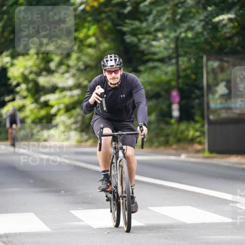 14.09.2025 - Stadtparktriathlon Michael Burmester http://msf.ph/oto/8913649 14.09.2025 12:03:33 Radfahren 997, 1022, 1023, 1056, 1077, 1091, 1133 meine-sportfotos.de