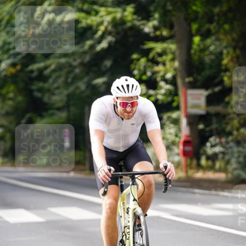 14.09.2025 - Stadtparktriathlon Michael Burmester http://msf.ph/oto/8913653 14.09.2025 12:03:37 Radfahren 1017, 1022, 1023, 1056, 1091, 1129, 1133, 1142, 1170, 1204 meine-sportfotos.de