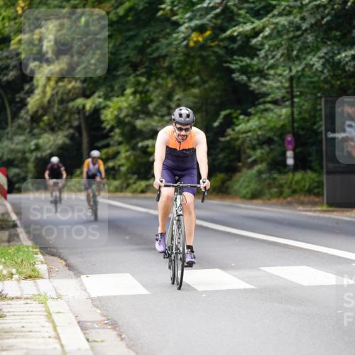 14.09.2025 - Stadtparktriathlon Michael Burmester http://msf.ph/oto/8913679 14.09.2025 12:04:10 Radfahren 1026, 1071, 1217 meine-sportfotos.de