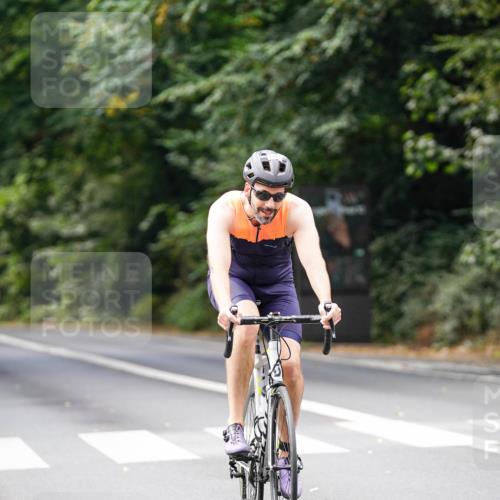 14.09.2025 - Stadtparktriathlon Michael Burmester http://msf.ph/oto/8913681 14.09.2025 12:04:11 Radfahren 1026, 1071, 1197, 1217 meine-sportfotos.de