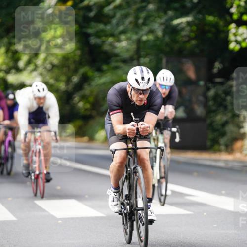 14.09.2025 - Stadtparktriathlon Michael Burmester http://msf.ph/oto/8913695 14.09.2025 12:04:33 Radfahren 1027, 1053, 1081, 1123, 1146, 1183, 1189, 1214 meine-sportfotos.de