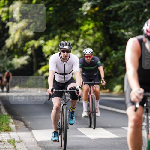 14.09.2025 - Stadtparktriathlon Michael Burmester http://msf.ph/oto/8913701 14.09.2025 12:04:41 Radfahren 1050, 1053, 1081, 1123, 1145, 1183, 1214 meine-sportfotos.de