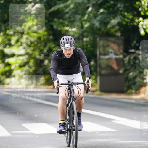 14.09.2025 - Stadtparktriathlon Michael Burmester http://msf.ph/oto/8913715 14.09.2025 12:05:02 Radfahren 1134, 1147 meine-sportfotos.de