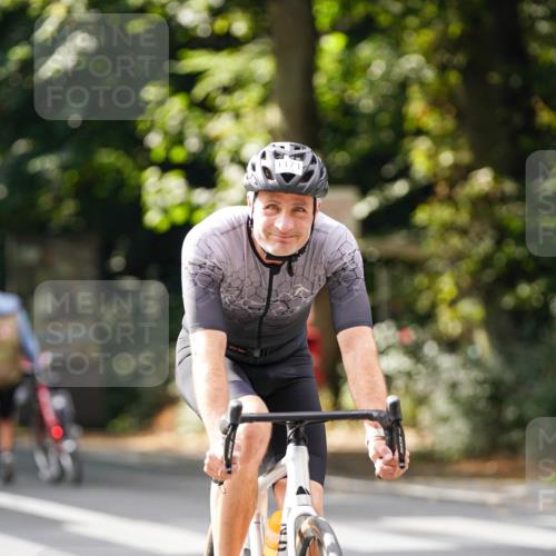 14.09.2025 - Stadtparktriathlon Michael Burmester http://msf.ph/oto/8913752 14.09.2025 12:05:55 Radfahren 1078, 1097, 1124, 1125, 1151, 1171, 1178, 1199, 1213 meine-sportfotos.de