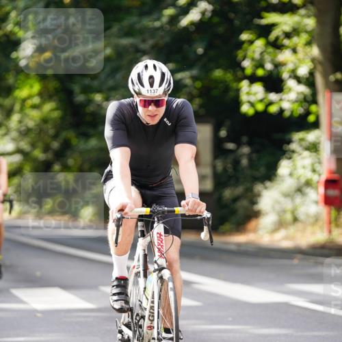 14.09.2025 - Stadtparktriathlon Michael Burmester http://msf.ph/oto/8913761 14.09.2025 12:06:12 Radfahren 1059, 1137, 1180 meine-sportfotos.de