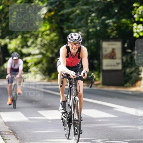 14.09.2025 - Stadtparktriathlon Michael Burmester http://msf.ph/oto/8913762 14.09.2025 12:06:13 Radfahren 1059, 1137, 1180 meine-sportfotos.de