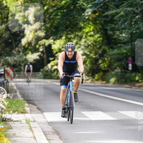 14.09.2025 - Stadtparktriathlon Michael Burmester http://msf.ph/oto/8913765 14.09.2025 12:06:22 Radfahren 1121, 1122 meine-sportfotos.de