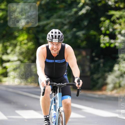 14.09.2025 - Stadtparktriathlon Michael Burmester http://msf.ph/oto/8913768 14.09.2025 12:06:24 Radfahren 1121, 1122 meine-sportfotos.de
