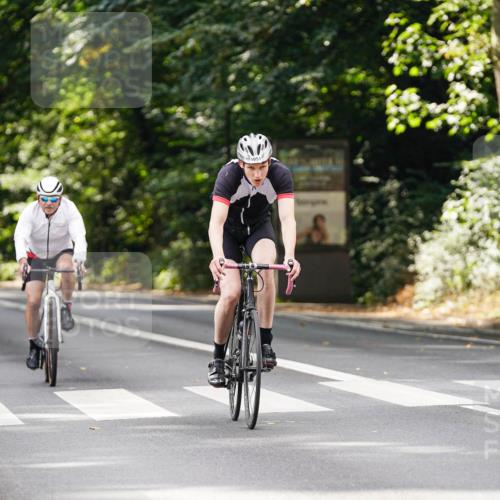14.09.2025 - Stadtparktriathlon Michael Burmester http://msf.ph/oto/8913772 14.09.2025 12:06:38 Radfahren 1051, 1175 meine-sportfotos.de