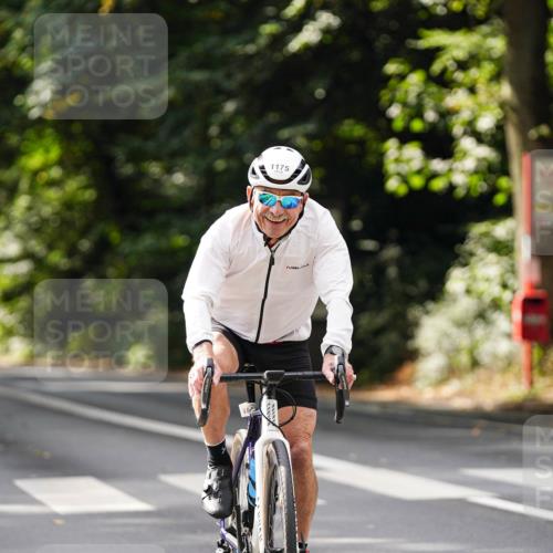 14.09.2025 - Stadtparktriathlon Michael Burmester http://msf.ph/oto/8913775 14.09.2025 12:06:40 Radfahren 1051, 1175 meine-sportfotos.de
