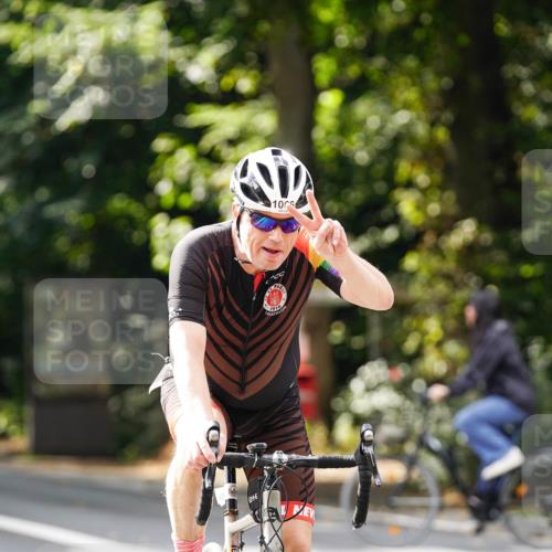 14.09.2025 - Stadtparktriathlon Michael Burmester http://msf.ph/oto/8913781 14.09.2025 12:07:00 Radfahren 1054, 1066 meine-sportfotos.de