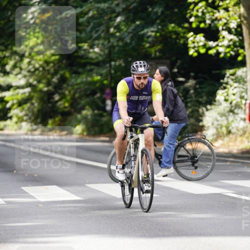 14.09.2025 - Stadtparktriathlon Michael Burmester http://msf.ph/oto/8913783 14.09.2025 12:07:02 Radfahren 1054, 1066 meine-sportfotos.de