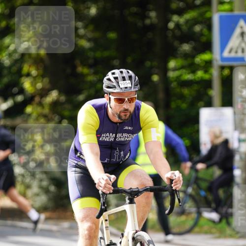 14.09.2025 - Stadtparktriathlon Michael Burmester http://msf.ph/oto/8913785 14.09.2025 12:07:03 Radfahren 1054, 1066 meine-sportfotos.de