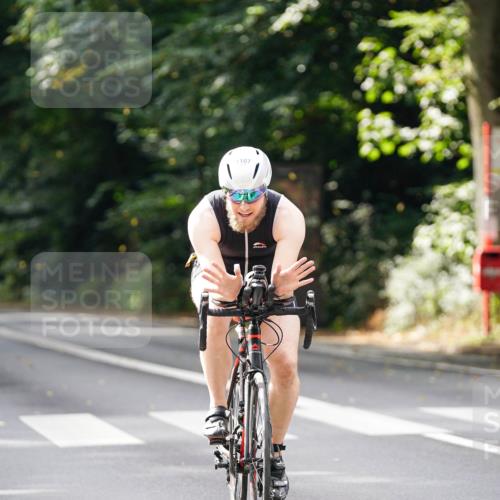 14.09.2025 - Stadtparktriathlon Michael Burmester http://msf.ph/oto/8913797 14.09.2025 12:07:24 Radfahren 1107, 1193 meine-sportfotos.de