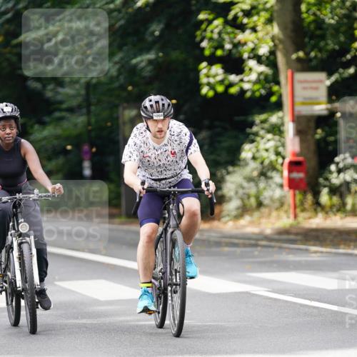 14.09.2025 - Stadtparktriathlon Michael Burmester http://msf.ph/oto/8913800 14.09.2025 12:07:32 Radfahren 924, 1068, 1115, 1184, 1188, 1208 meine-sportfotos.de