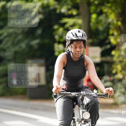 14.09.2025 - Stadtparktriathlon Michael Burmester http://msf.ph/oto/8913803 14.09.2025 12:07:34 Radfahren 924, 1068, 1115, 1184, 1188, 1208 meine-sportfotos.de