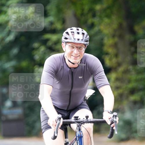 14.09.2025 - Stadtparktriathlon Michael Burmester http://msf.ph/oto/8913831 14.09.2025 12:08:10 Radfahren 1031, 1057, 1062, 1099, 1168, 1200, 1215 meine-sportfotos.de