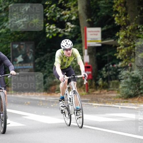 14.09.2025 - Stadtparktriathlon Michael Burmester http://msf.ph/oto/8913833 14.09.2025 12:08:13 Radfahren 1031, 1057, 1062, 1099, 1168, 1200, 1215 meine-sportfotos.de