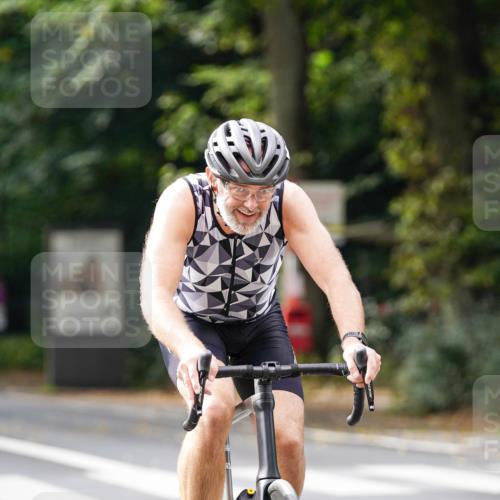 14.09.2025 - Stadtparktriathlon Michael Burmester http://msf.ph/oto/8913843 14.09.2025 12:08:32 Radfahren 1039, 1058, 1060, 1064, 1162, 1174, 1185 meine-sportfotos.de