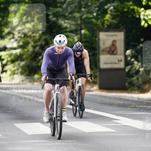 14.09.2025 - Stadtparktriathlon Michael Burmester http://msf.ph/oto/8913880 14.09.2025 12:15:57 Radfahren 1068, 1185, 1193, 1194, 1311 meine-sportfotos.de