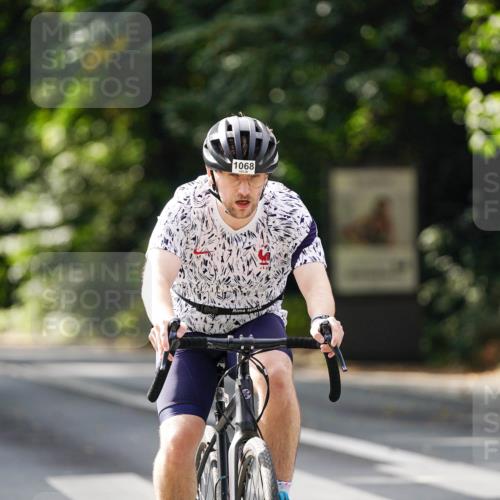 14.09.2025 - Stadtparktriathlon Michael Burmester http://msf.ph/oto/8913881 14.09.2025 12:15:59 Radfahren 1068, 1185, 1193, 1194, 1311 meine-sportfotos.de