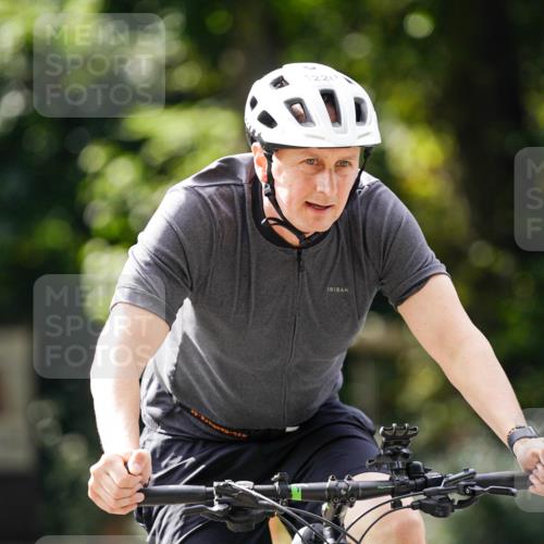 14.09.2025 - Stadtparktriathlon Michael Burmester http://msf.ph/oto/8913896 14.09.2025 12:17:49 Radfahren 1141, 1167, 1205, 1220, 1224, 1310 meine-sportfotos.de