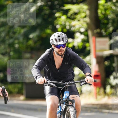 14.09.2025 - Stadtparktriathlon Michael Burmester http://msf.ph/oto/8913903 14.09.2025 12:17:59 Radfahren 1126, 1133, 1141, 1149, 1200, 1215, 1310 meine-sportfotos.de