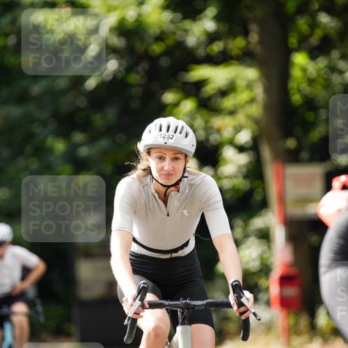 14.09.2025 - Stadtparktriathlon Michael Burmester http://msf.ph/oto/8913950 14.09.2025 12:19:44 Radfahren 1146, 1157, 1223, 1242, 1252, 1286, 1296 meine-sportfotos.de