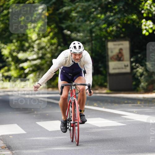 14.09.2025 - Stadtparktriathlon Michael Burmester http://msf.ph/oto/8913958 14.09.2025 12:20:06 Radfahren 1123, 1155 meine-sportfotos.de