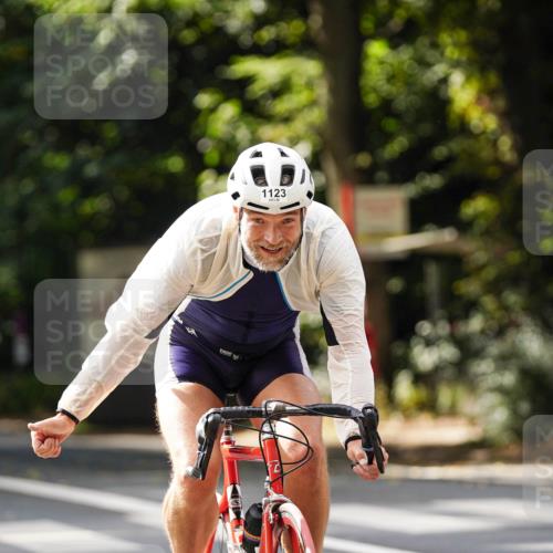 14.09.2025 - Stadtparktriathlon Michael Burmester http://msf.ph/oto/8913963 14.09.2025 12:20:07 Radfahren 1123, 1155 meine-sportfotos.de