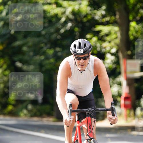 14.09.2025 - Stadtparktriathlon Michael Burmester http://msf.ph/oto/8913965 14.09.2025 12:20:23 Radfahren 1147 meine-sportfotos.de