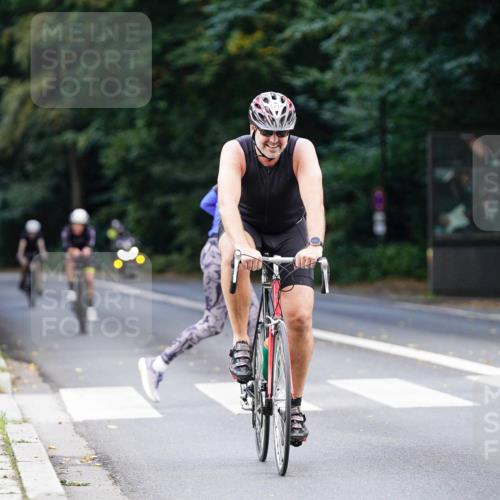 14.09.2025 - Stadtparktriathlon Michael Burmester http://msf.ph/oto/8914032 14.09.2025 12:22:18 Radfahren 1214, 1251, 1292, 1321 meine-sportfotos.de