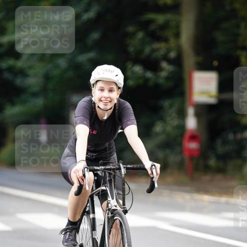 14.09.2025 - Stadtparktriathlon Michael Burmester http://msf.ph/oto/8914038 14.09.2025 12:22:25 Radfahren 1199, 1214, 1251, 1278, 1292 meine-sportfotos.de