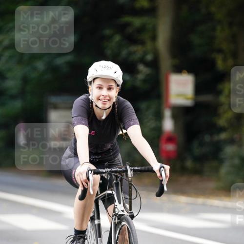 14.09.2025 - Stadtparktriathlon Michael Burmester http://msf.ph/oto/8914039 14.09.2025 12:22:25 Radfahren 1199, 1214, 1251, 1278, 1292 meine-sportfotos.de