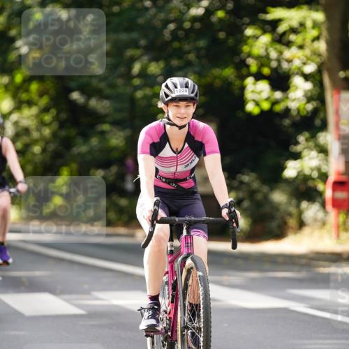 14.09.2025 - Stadtparktriathlon Michael Burmester http://msf.ph/oto/8914071 14.09.2025 12:22:54 Radfahren 1055, 1192, 1228, 1254, 1279, 1285, 1289, 1311 meine-sportfotos.de
