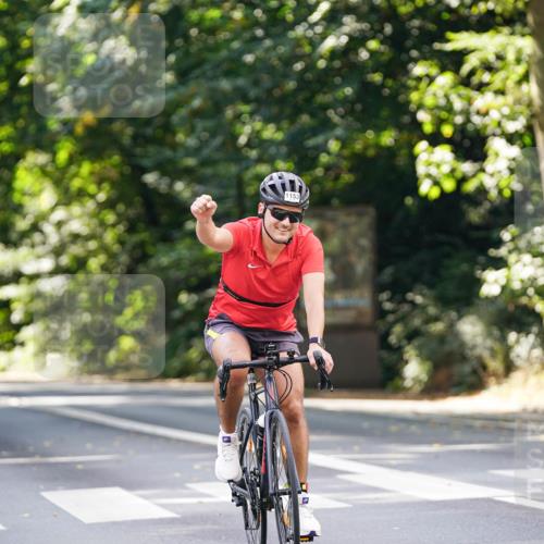 14.09.2025 - Stadtparktriathlon Michael Burmester http://msf.ph/oto/8914104 14.09.2025 12:24:01 Radfahren 1153 meine-sportfotos.de
