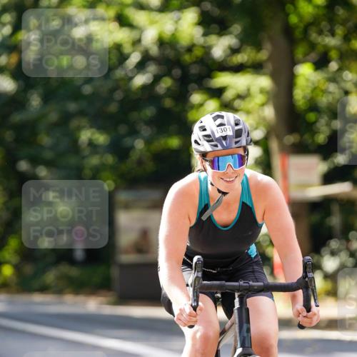 14.09.2025 - Stadtparktriathlon Michael Burmester http://msf.ph/oto/8914113 14.09.2025 12:24:16 Radfahren 1202, 1281, 1301, 1309 meine-sportfotos.de