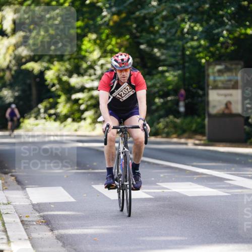 14.09.2025 - Stadtparktriathlon Michael Burmester http://msf.ph/oto/8914114 14.09.2025 12:24:23 Radfahren 1202 meine-sportfotos.de