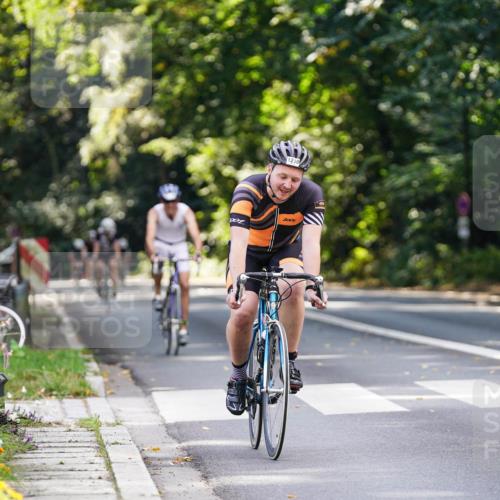 14.09.2025 - Stadtparktriathlon Michael Burmester http://msf.ph/oto/8914116 14.09.2025 12:24:41 Radfahren 1158, 1210, 1239 meine-sportfotos.de