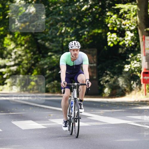 14.09.2025 - Stadtparktriathlon Michael Burmester http://msf.ph/oto/8914148 14.09.2025 12:25:27 Radfahren 1139, 1148, 1224, 1310 meine-sportfotos.de