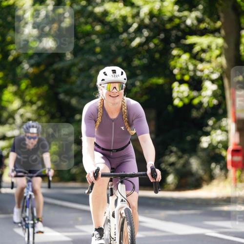 14.09.2025 - Stadtparktriathlon Michael Burmester http://msf.ph/oto/8914151 14.09.2025 12:25:30 Radfahren 1139, 1224, 1274, 1300, 1310 meine-sportfotos.de