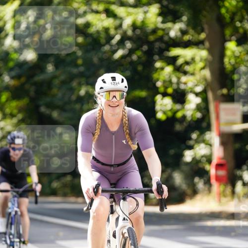 14.09.2025 - Stadtparktriathlon Michael Burmester http://msf.ph/oto/8914152 14.09.2025 12:25:30 Radfahren 1139, 1224, 1274, 1300, 1310 meine-sportfotos.de
