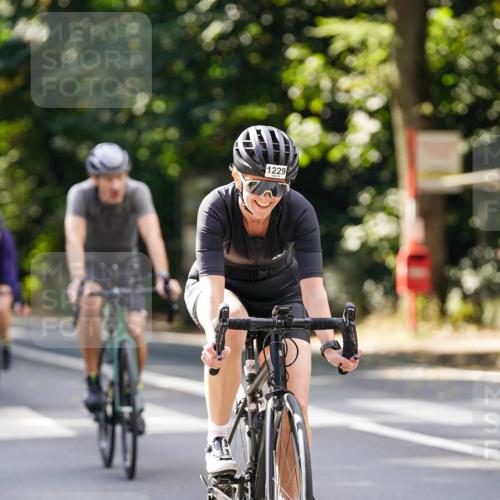 14.09.2025 - Stadtparktriathlon Michael Burmester http://msf.ph/oto/8914168 14.09.2025 12:25:46 Radfahren 1132, 1141, 1144, 1167, 1170, 1229, 1245, 1247 meine-sportfotos.de