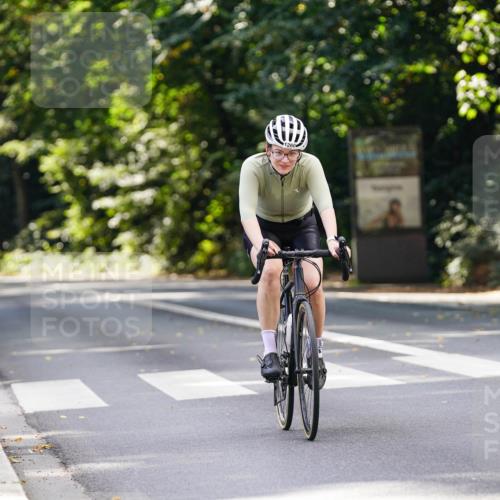 14.09.2025 - Stadtparktriathlon Michael Burmester http://msf.ph/oto/8914189 14.09.2025 12:26:07 Radfahren 1149, 1260, 1297, 1304 meine-sportfotos.de