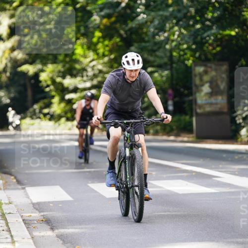 14.09.2025 - Stadtparktriathlon Michael Burmester http://msf.ph/oto/8914192 14.09.2025 12:26:17 Radfahren 1126, 1220 meine-sportfotos.de