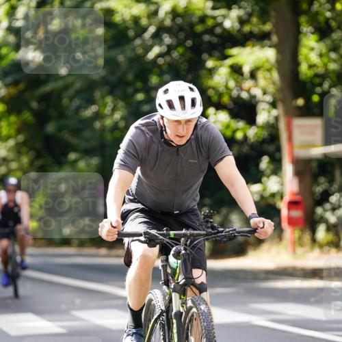 14.09.2025 - Stadtparktriathlon Michael Burmester http://msf.ph/oto/8914193 14.09.2025 12:26:18 Radfahren 1126, 1220 meine-sportfotos.de