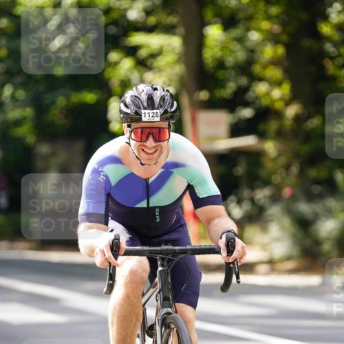 14.09.2025 - Stadtparktriathlon Michael Burmester http://msf.ph/oto/8914202 14.09.2025 12:26:48 Radfahren 1128, 1160, 1280, 1314 meine-sportfotos.de