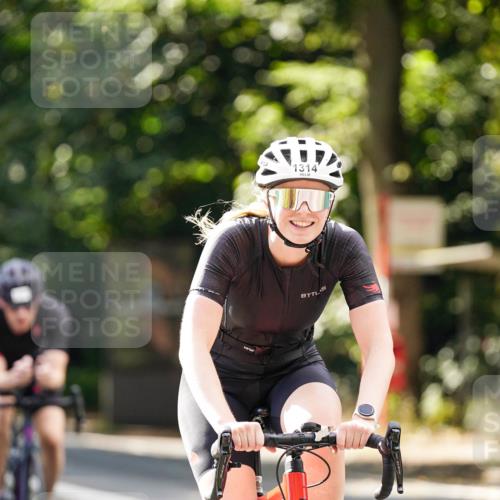 14.09.2025 - Stadtparktriathlon Michael Burmester http://msf.ph/oto/8914207 14.09.2025 12:26:53 Radfahren 1128, 1160, 1189, 1280, 1303, 1314 meine-sportfotos.de