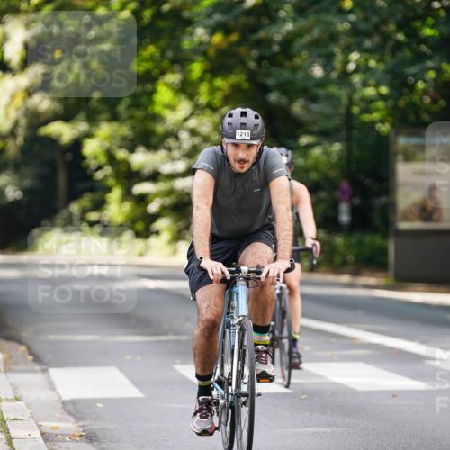 14.09.2025 - Stadtparktriathlon Michael Burmester http://msf.ph/oto/8914217 14.09.2025 12:27:03 Radfahren 1189, 1218, 1250, 1303 meine-sportfotos.de