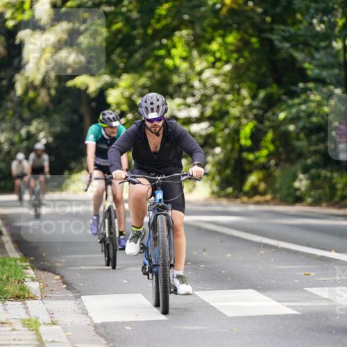 14.09.2025 - Stadtparktriathlon Michael Burmester http://msf.ph/oto/8914233 14.09.2025 12:27:32 Radfahren 1155, 1200, 1215, 1223, 1252 meine-sportfotos.de